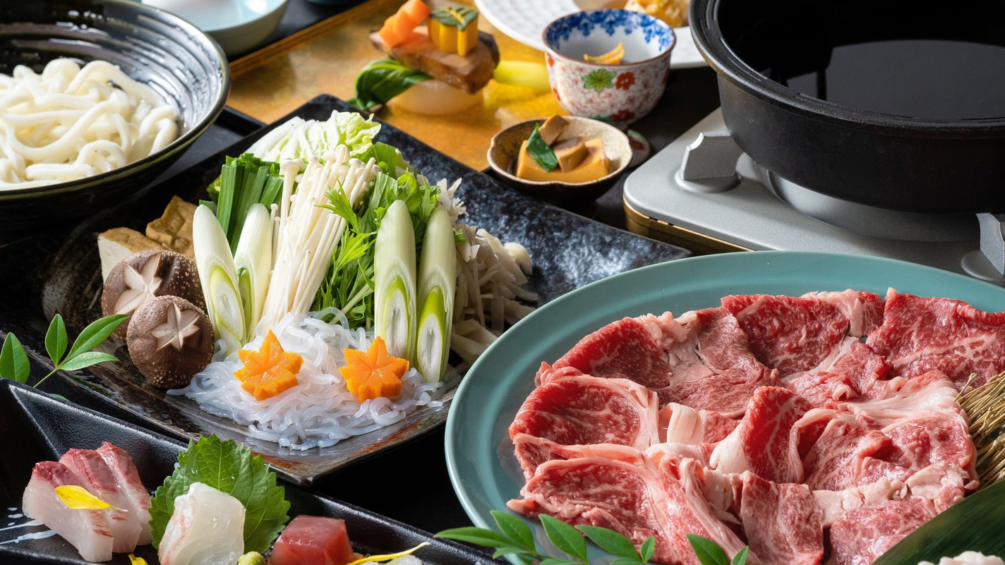 【土地の恵み会席】厳選されたお肉と新鮮野菜を味わう『博多和牛すき焼きプラン』