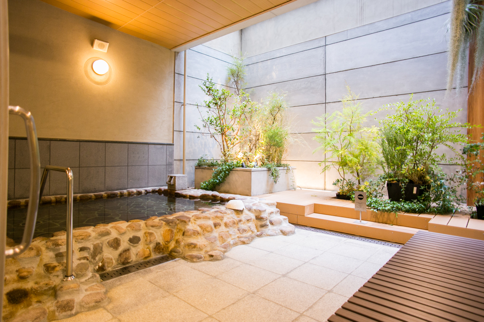  博多駅から徒歩4分、深夜1時まで入れる温泉付き　素泊りプラン