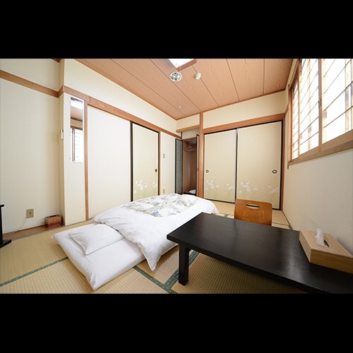 Kanahan Ryokan Stop at Kanahan Ryokan to discover the wonders of Sano. The property offers guests a range of services and amenities designed to provide comfort and convenience. To be found at the property are free W