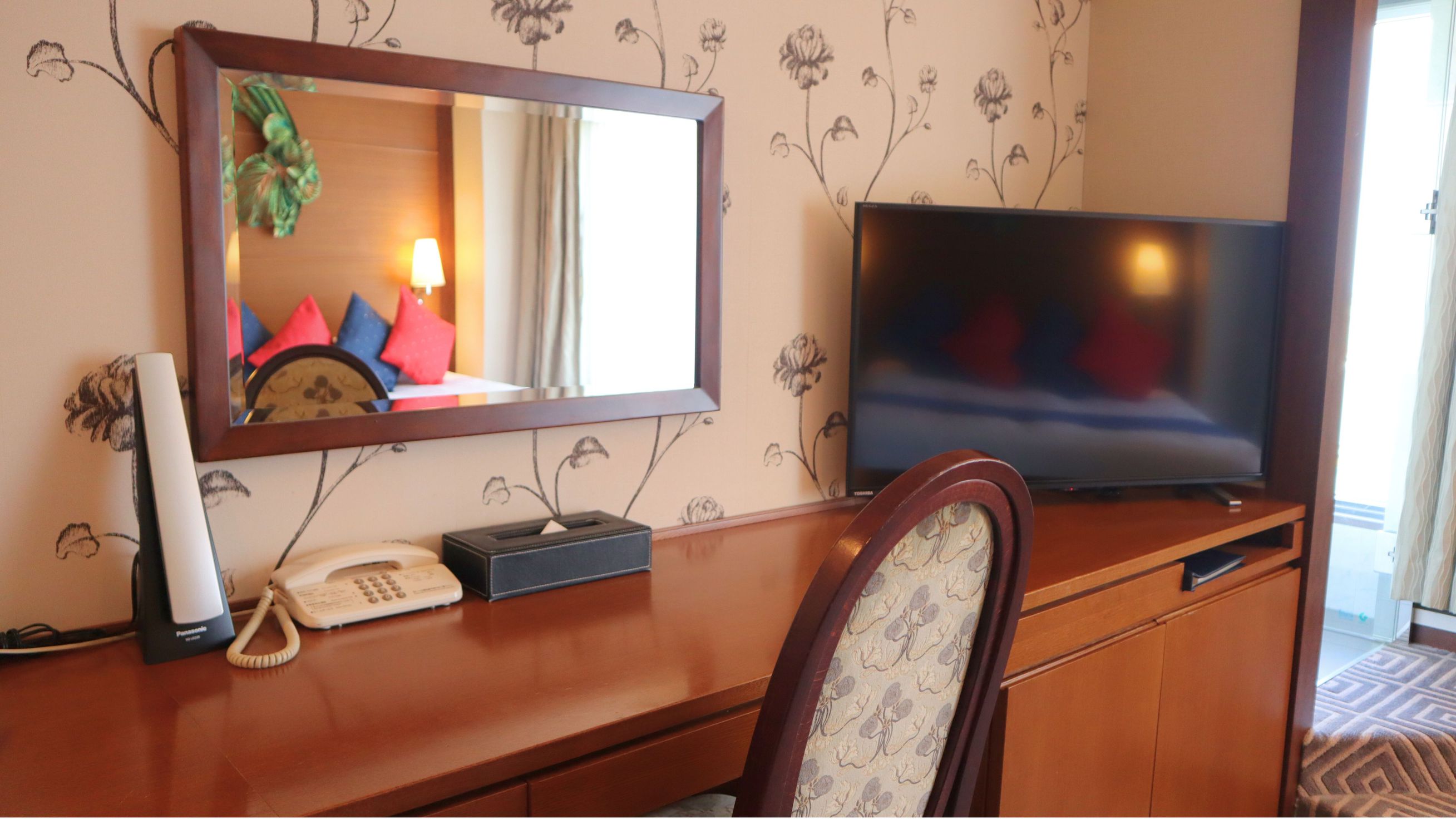 【プレミアダブル33.4㎡】デスク