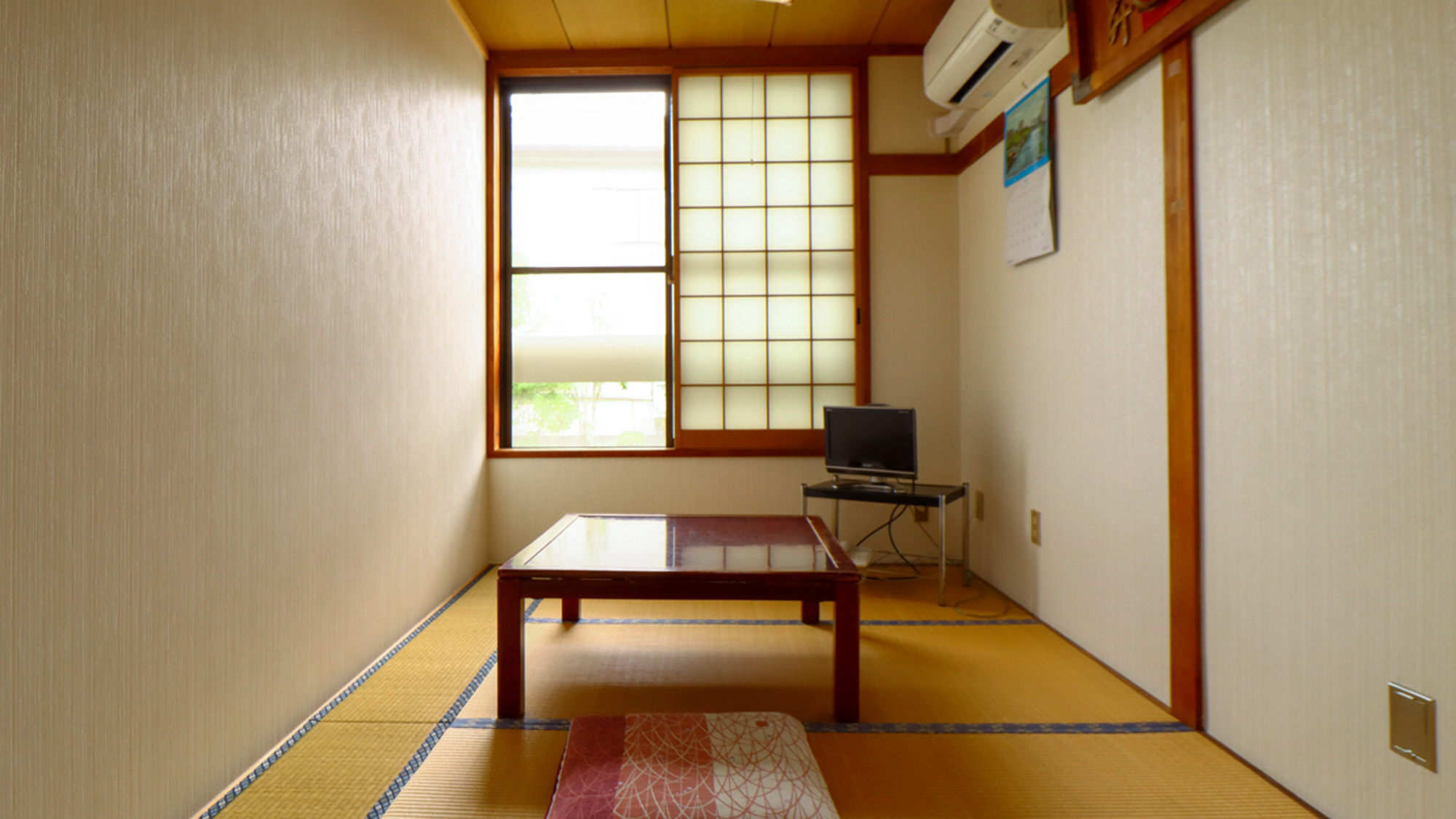 #【本館2〜4喫煙】寝るには十分な広さ4.5畳和室