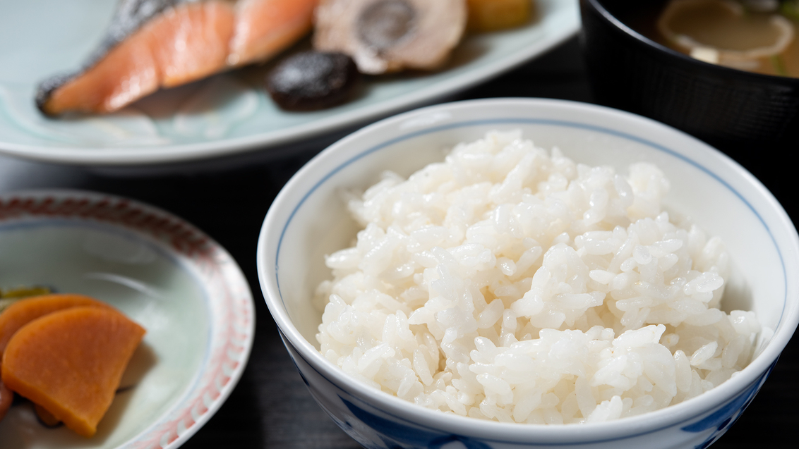 *【朝食一例】ほかほかの炊き立てご飯で一日のエネルギーをチャージしてください♪