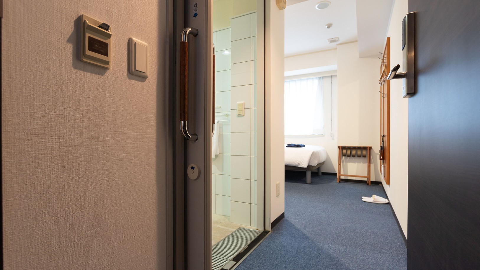 バリアフリールーム入口から