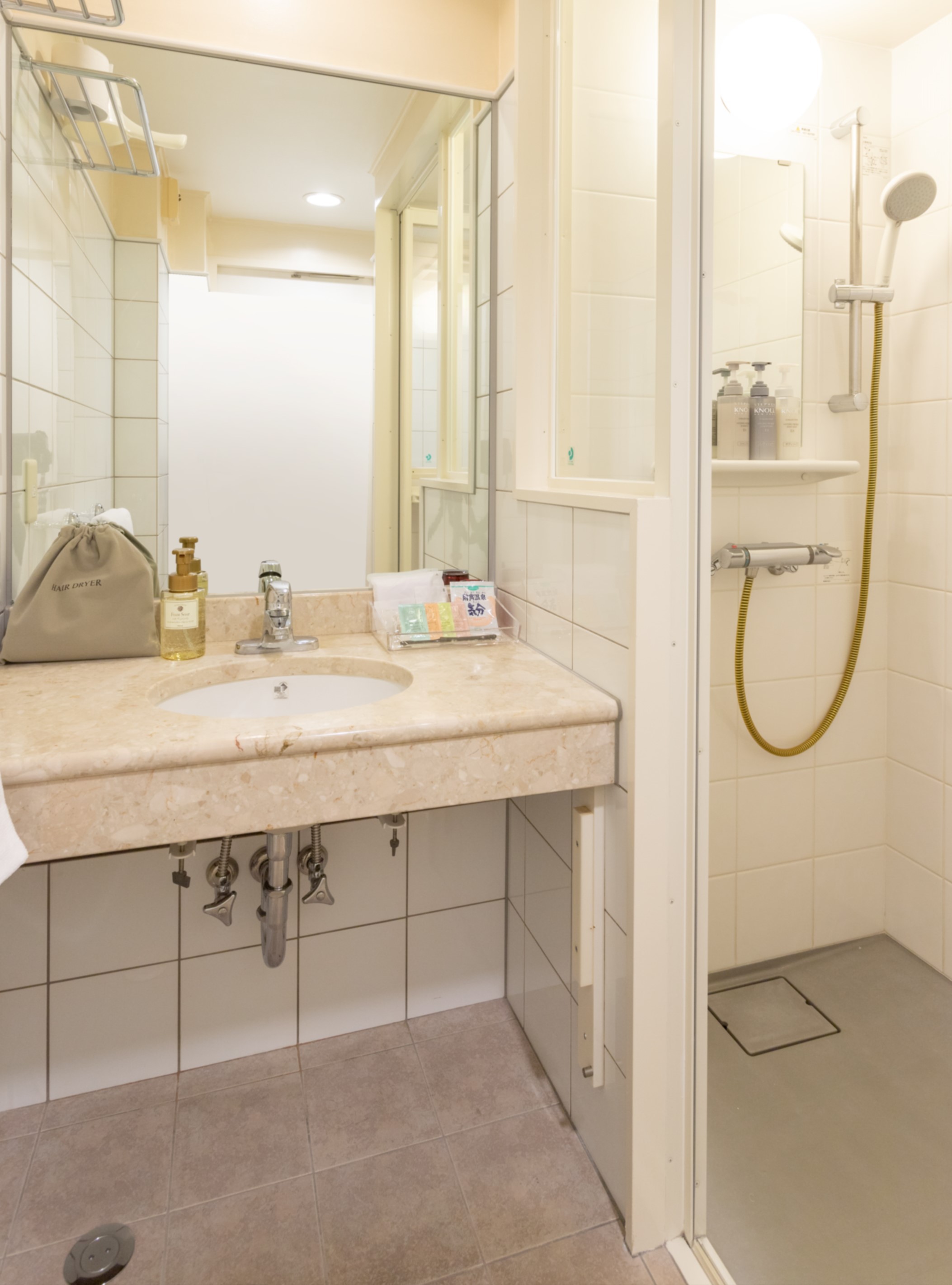 シャワーブース洗面台