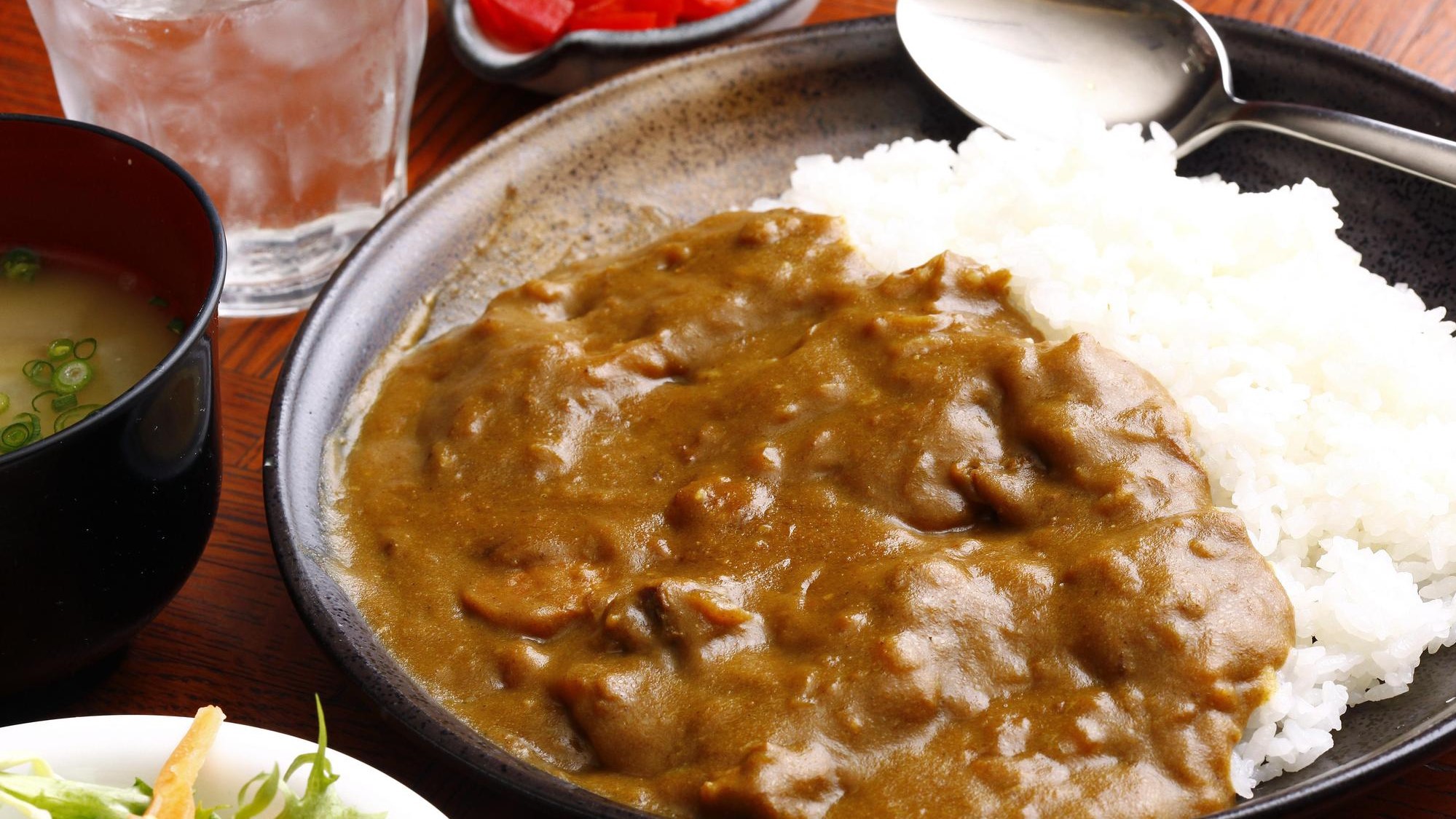 朝食で人気の黒豚カレー