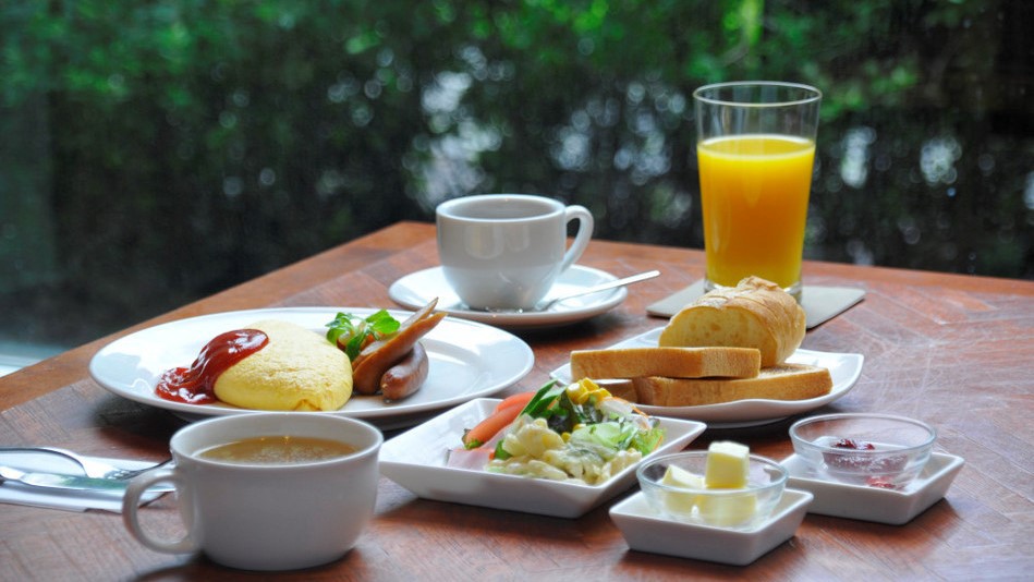 朝食盛り付け例