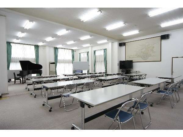 ゼミ・会議などに利用可能な多目的ホール