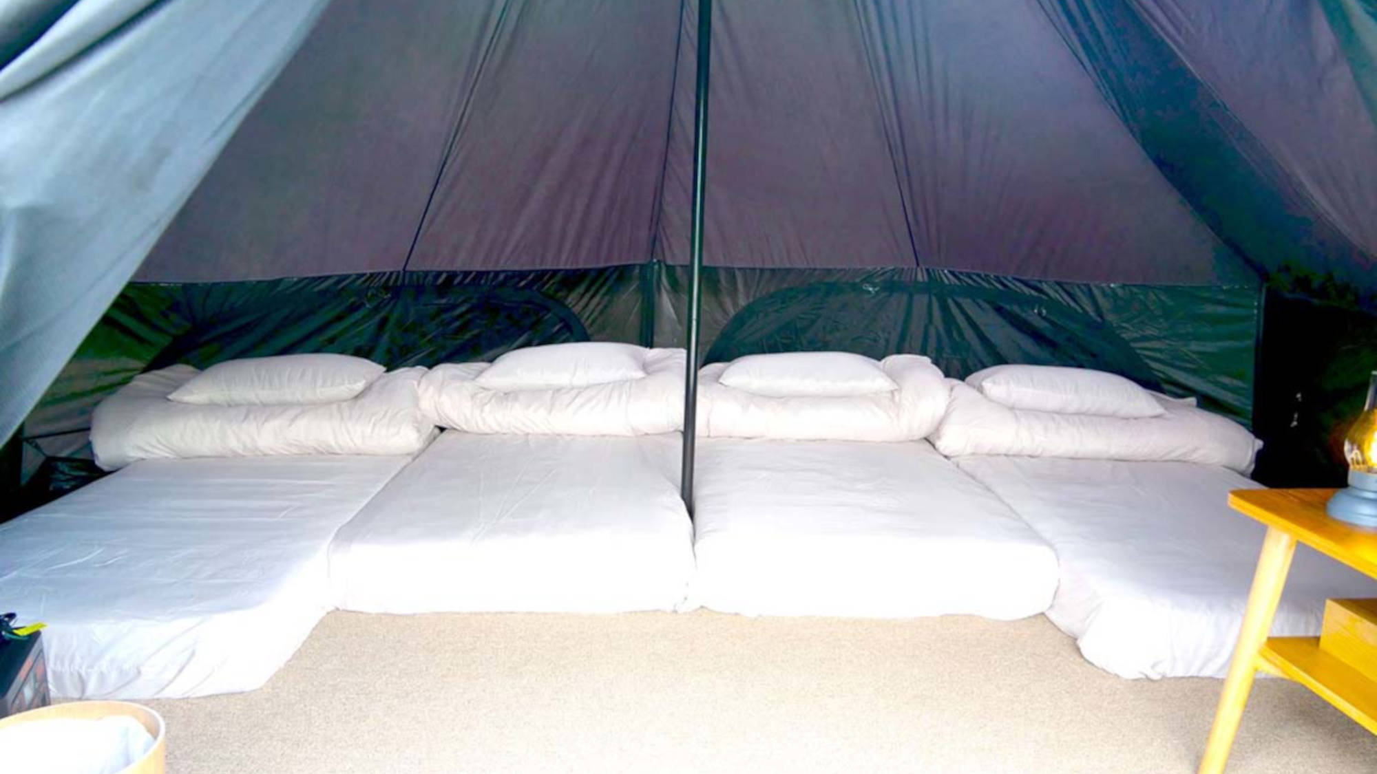 ・【LINキャンプくつろぎ】ベッドが4つある大きなテントでお手軽にぷちグランピング♪