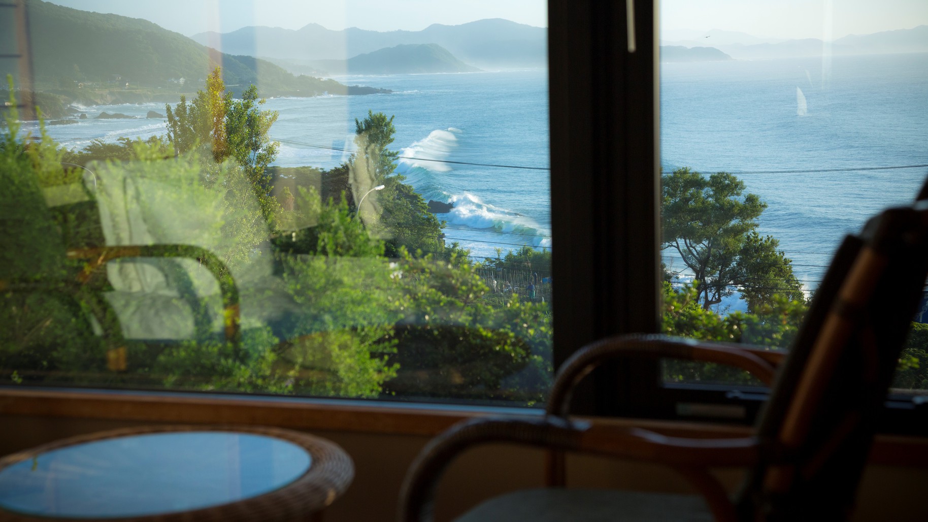 【客室からの眺望】オーシャンビューの客室からは美しい海が一望できます。