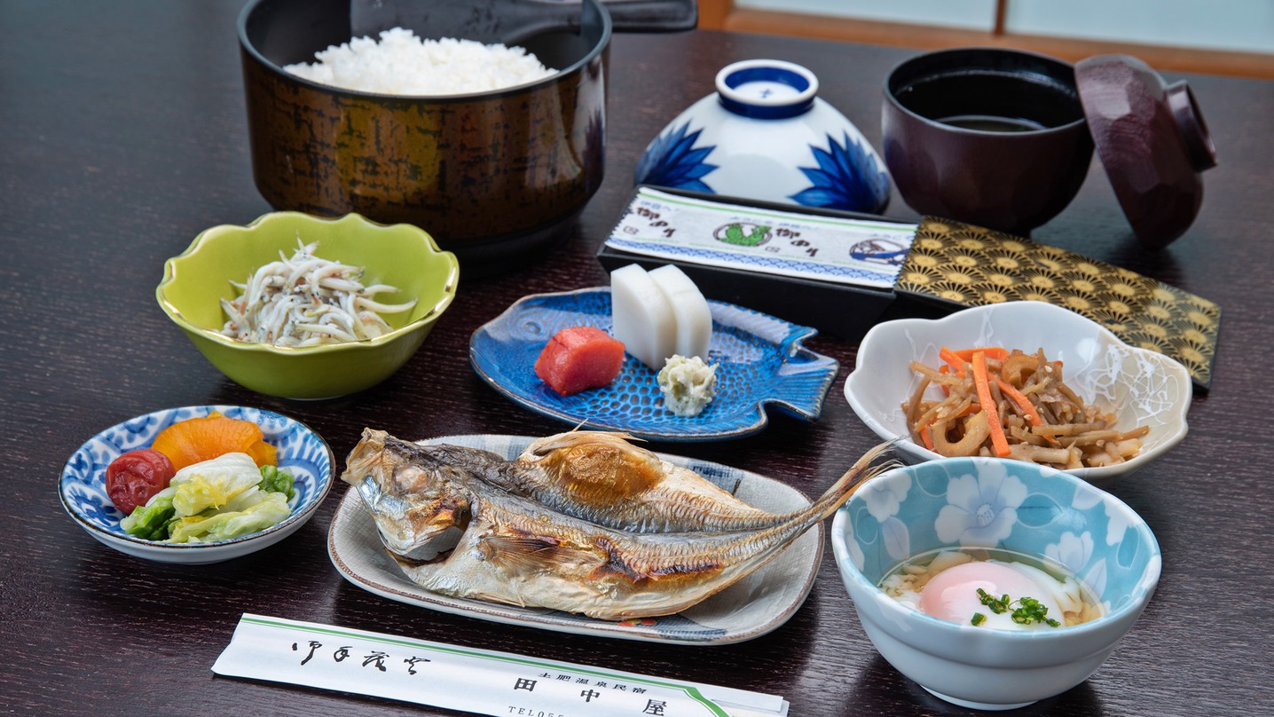 *ご朝食焼き魚などの和朝食をご用意いたします。