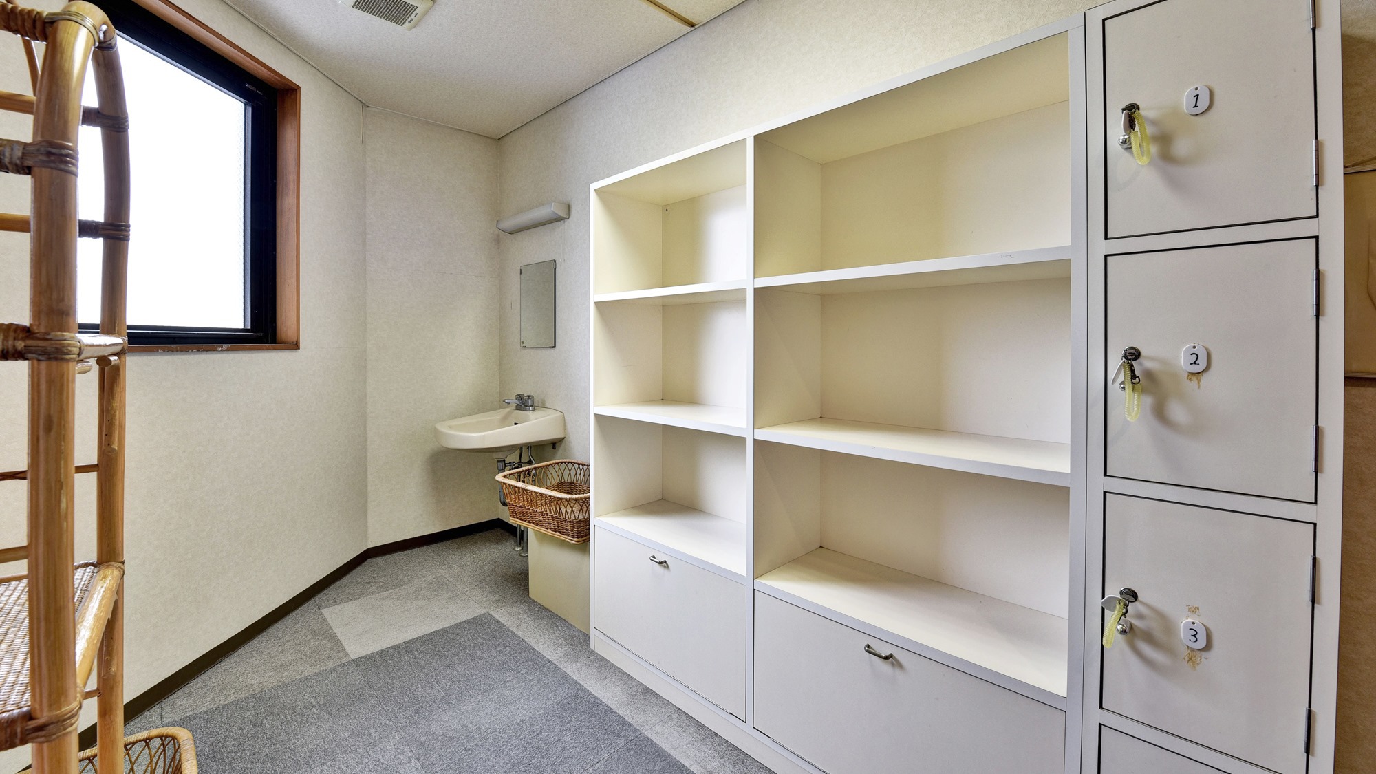 *女性用浴場脱衣所