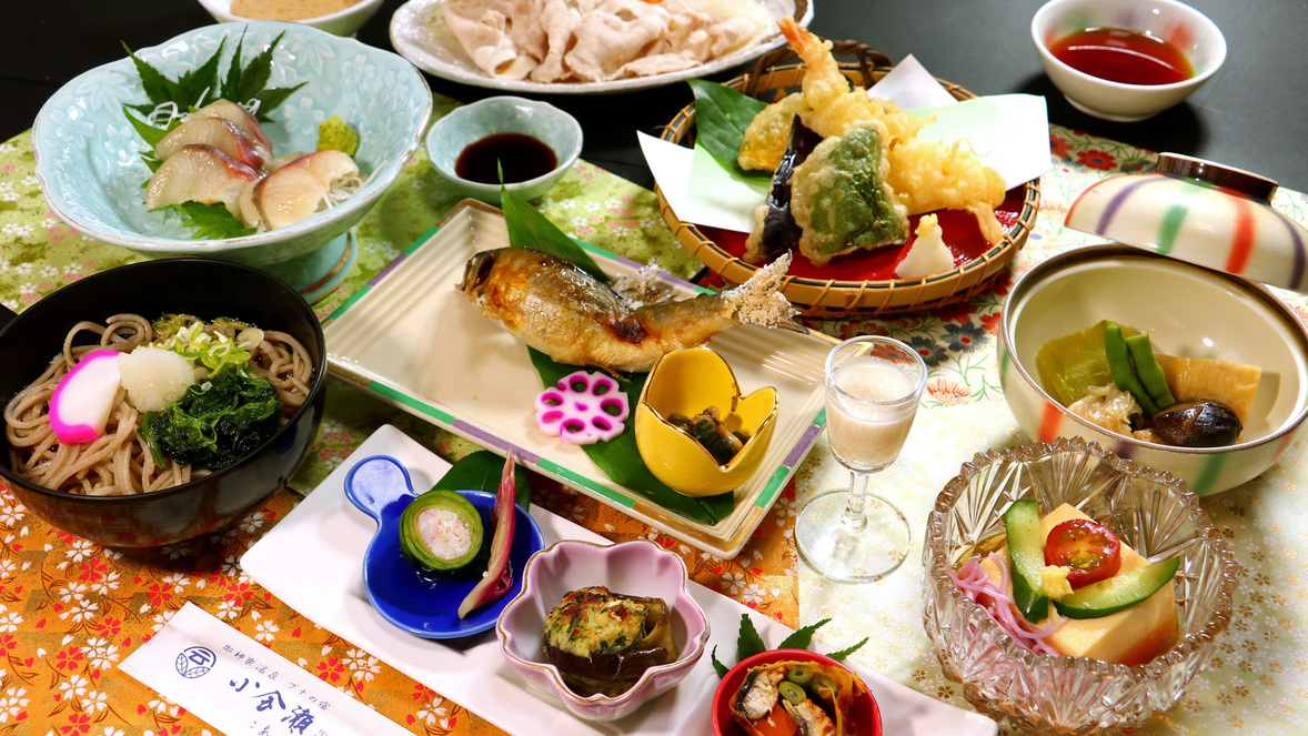 【お食事一例 和-nagomi】当館Basicコース。四季折々の旬の味覚をどうぞお楽しみください
