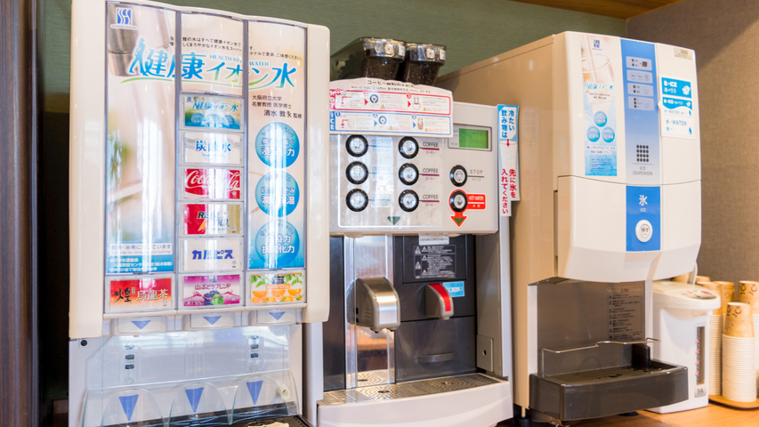 挽きたてコーヒーからジュースまで種類豊富なドリンクバー