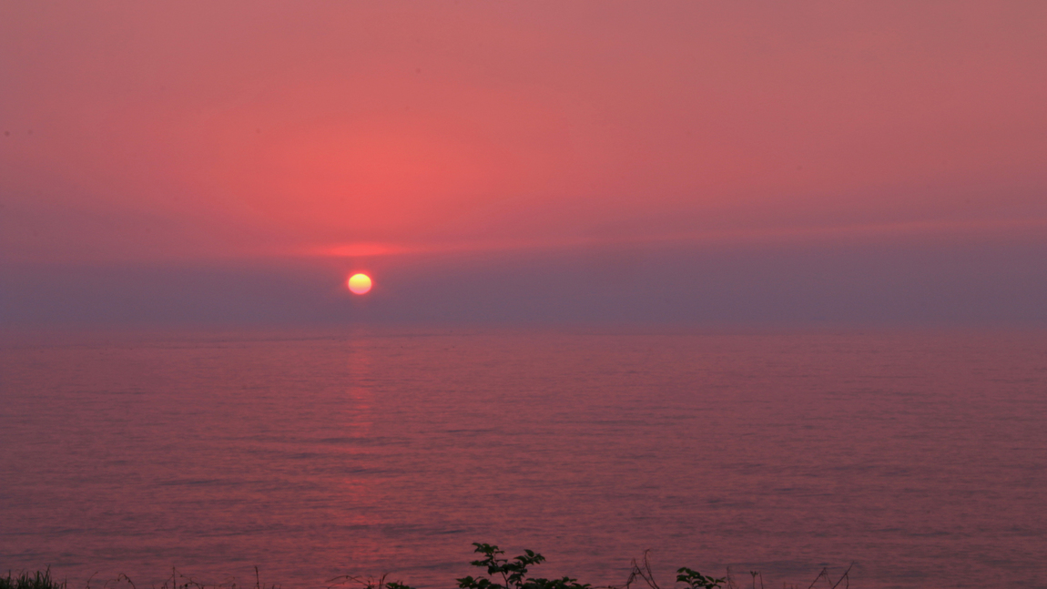 夕日と海、空のコントラストが綺麗です♪