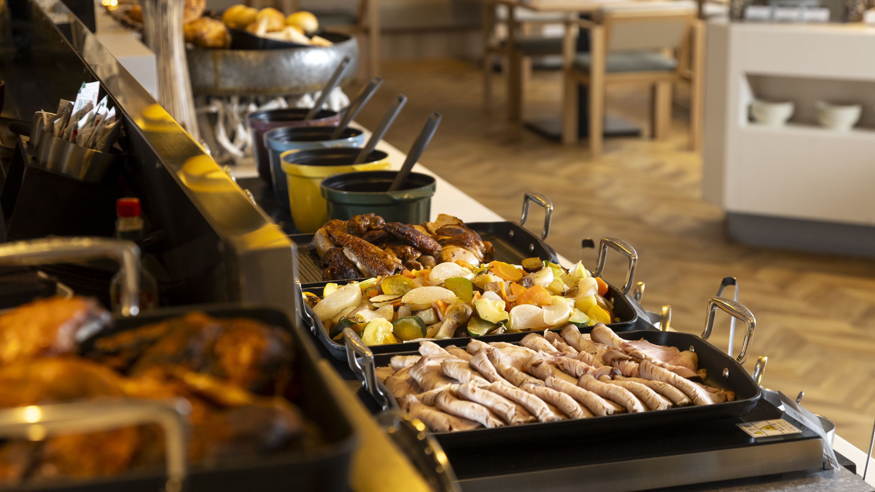 夕食ビュッフェ／華やかな見た目と手作り感あるぬくもりあふれるお料理の数々（イメージ）