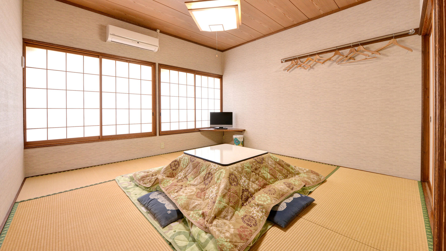 *和室8畳（客室一例）/グループやファミリーでのご宿泊にオススメ！純和風のお部屋でお寛ぎ下さい。