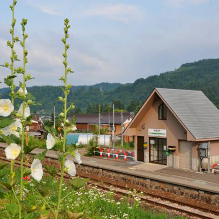 JR飯山線「越後田中駅」は無人でカワイイ駅なのです。