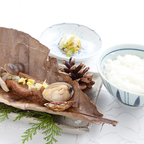 最上級・御飯・朴葉味噌鉄板.jpg