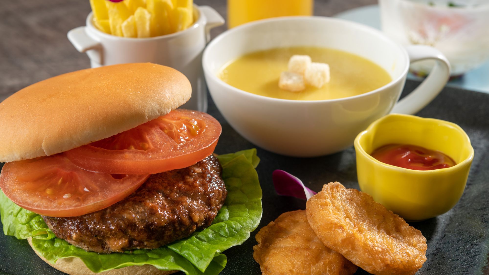 【朝食】未就学児向け近江牛バーガー