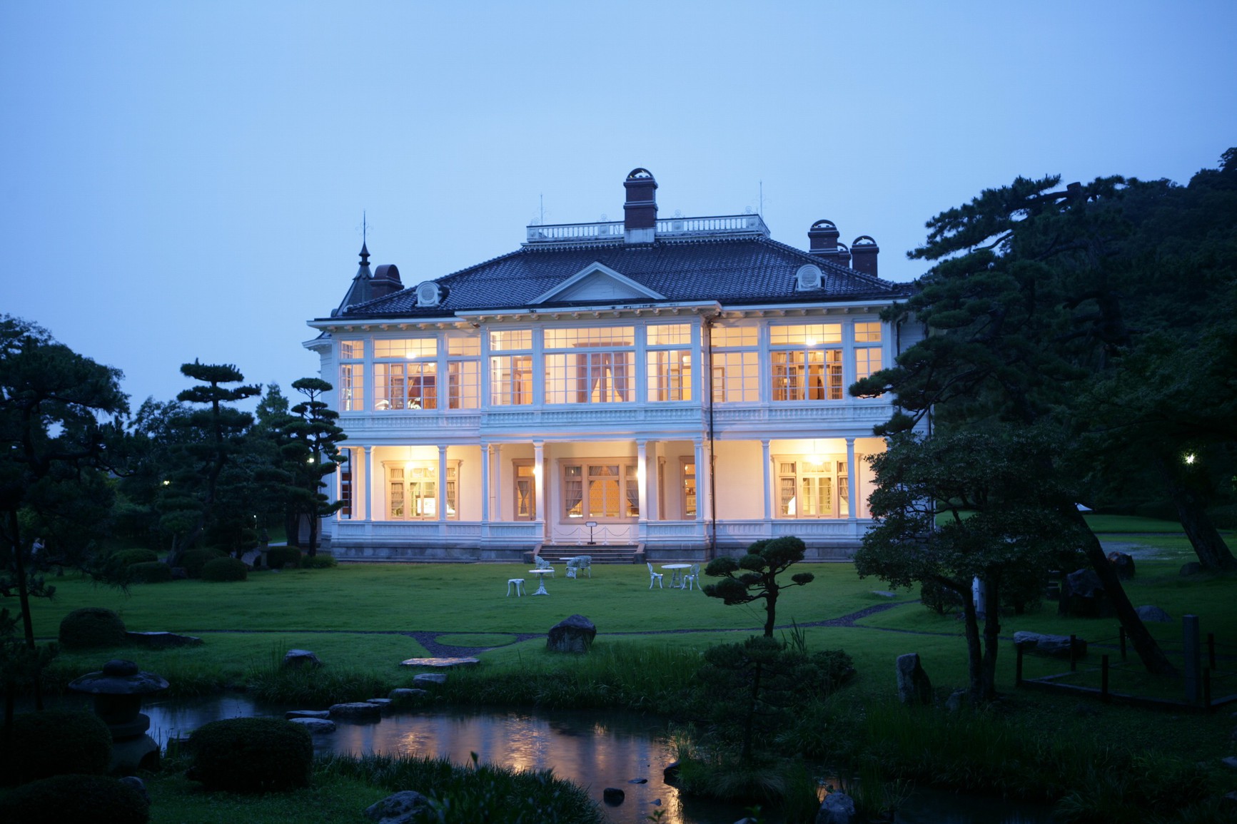 鳥取城跡に建てられた仁風閣は、明治末期に建てられた国指定の重要文化財です。写真提供：鳥取県