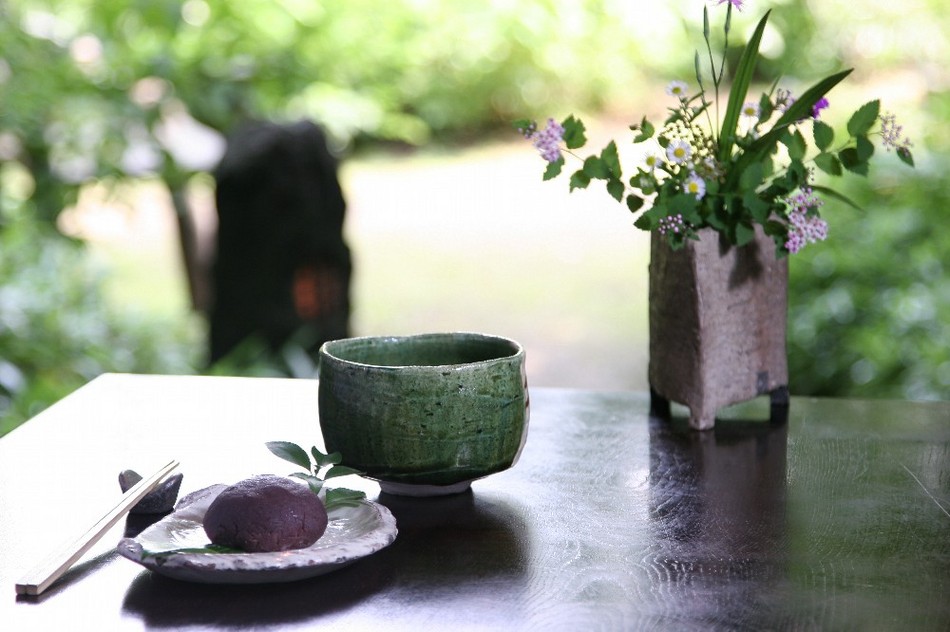 【ウェルカムおはぎ】到着時は抹茶と手作りの「おはぎ」でお出迎え