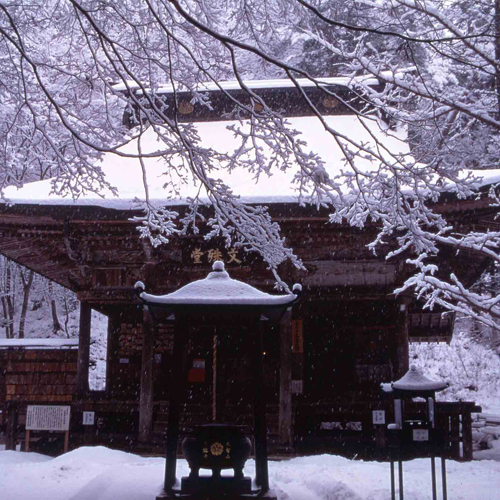 冬の文殊堂