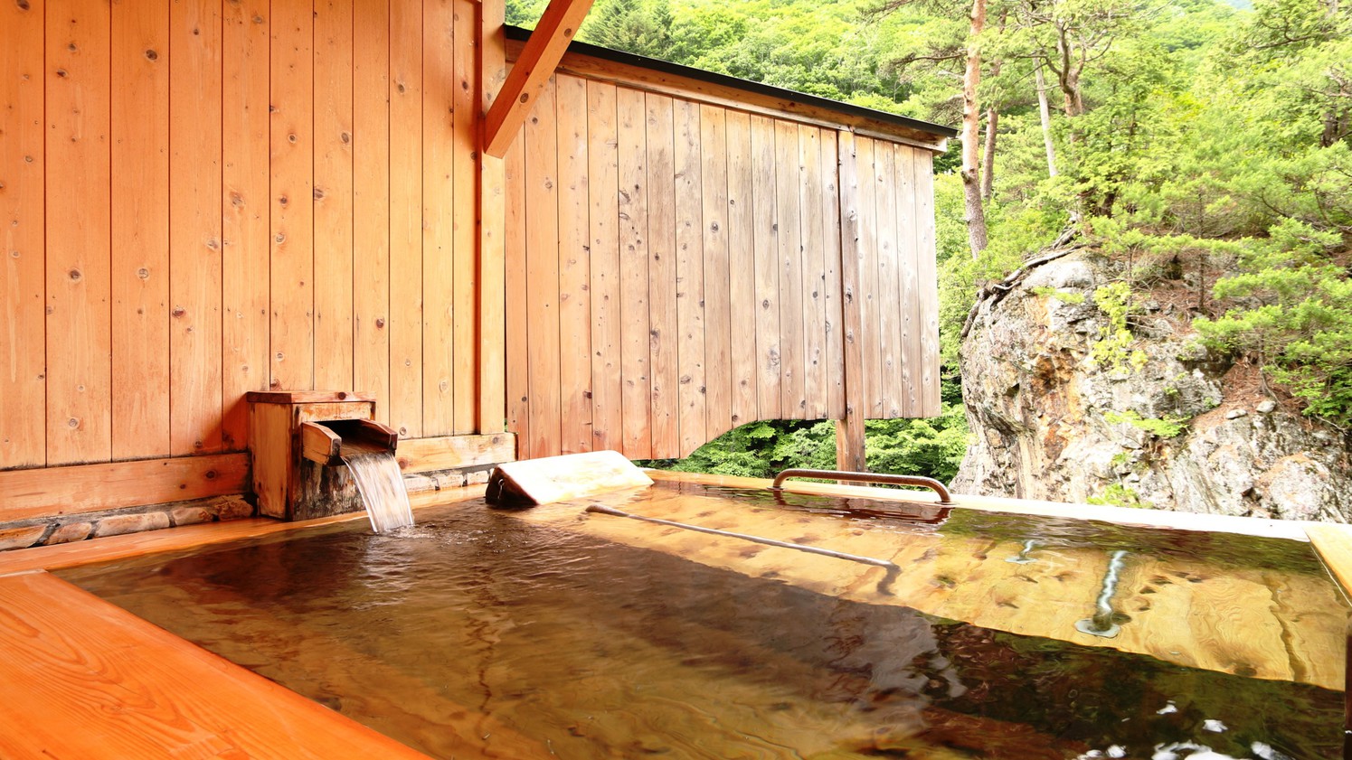 温泉露天立ち湯寝湯