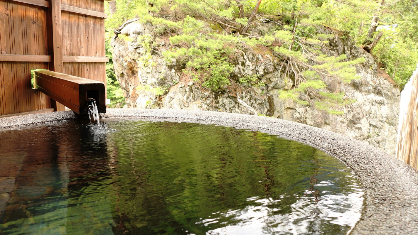 温泉露天立ち湯寝湯