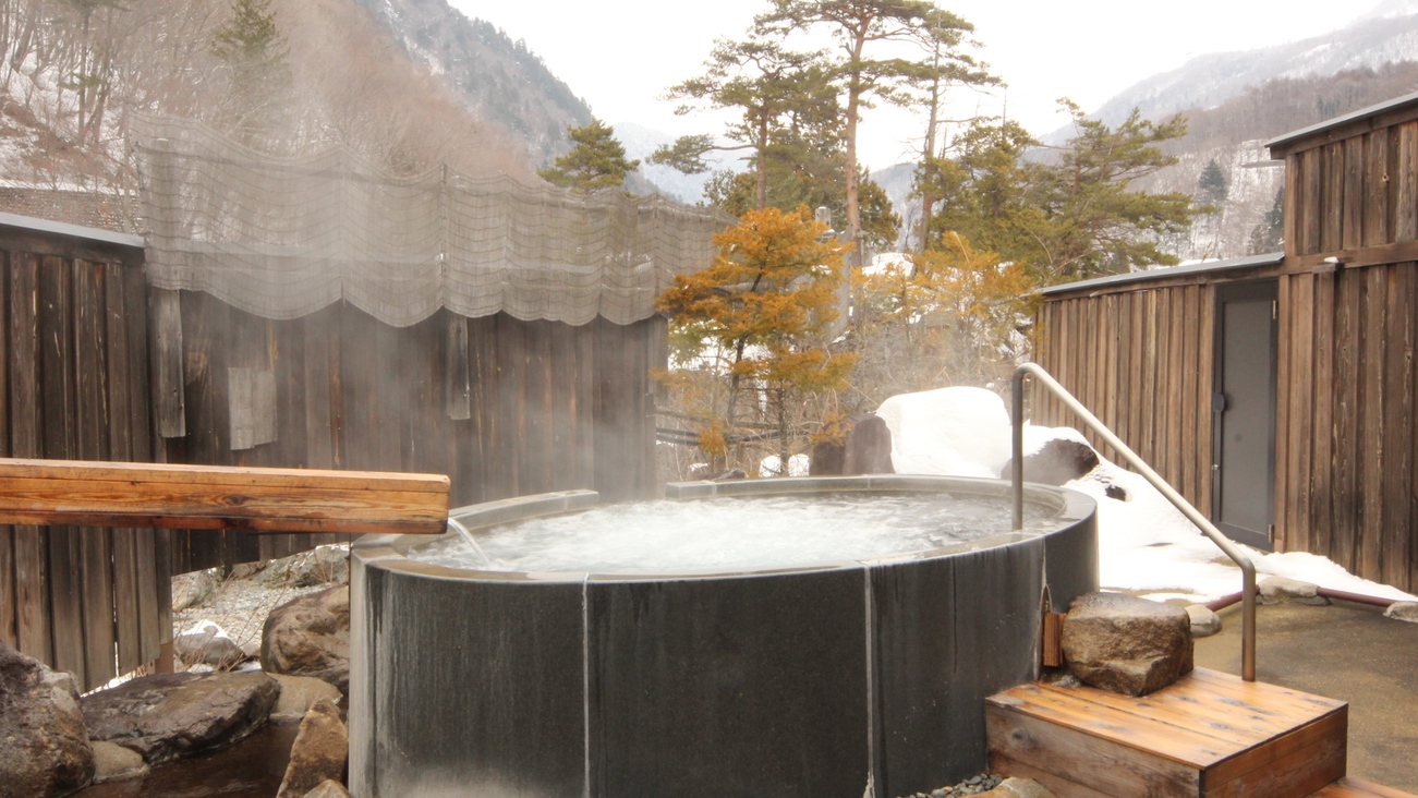 内風呂(女湯)_露天風呂になります