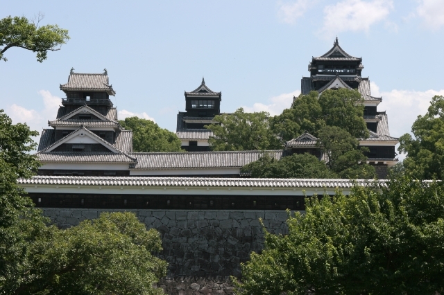日本三大名城の一つ「熊本城」ホテルから徒歩約15分です。