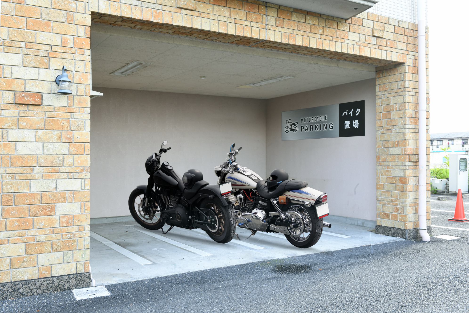 バイク駐輪場