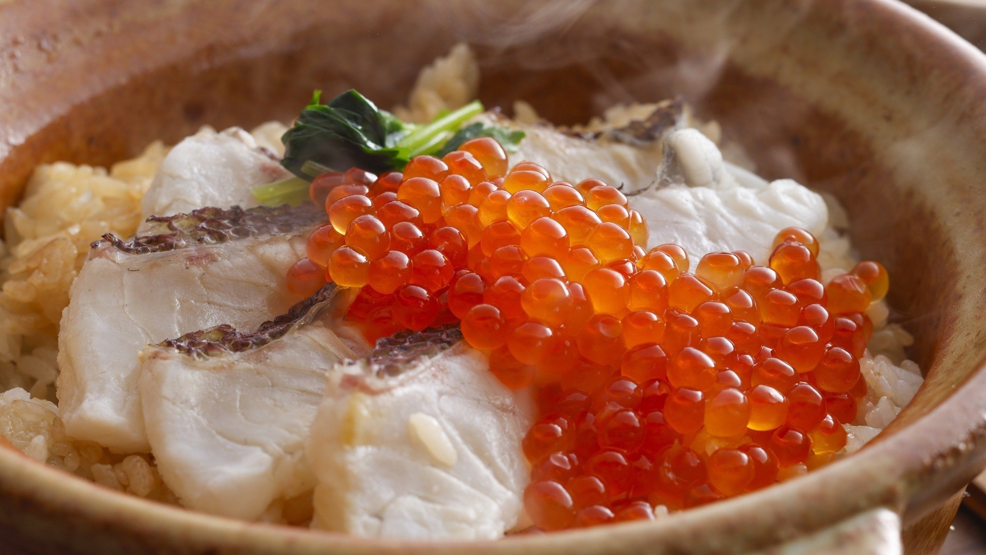 紀州真鯛の土鍋御飯〜いくら添え〜