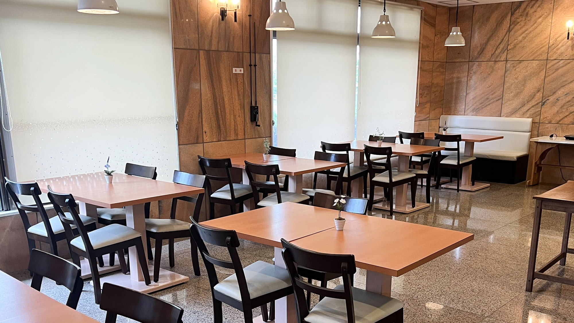 ・【食堂】ご朝食は7:00〜9:00。お食事処にてお召し上がりください