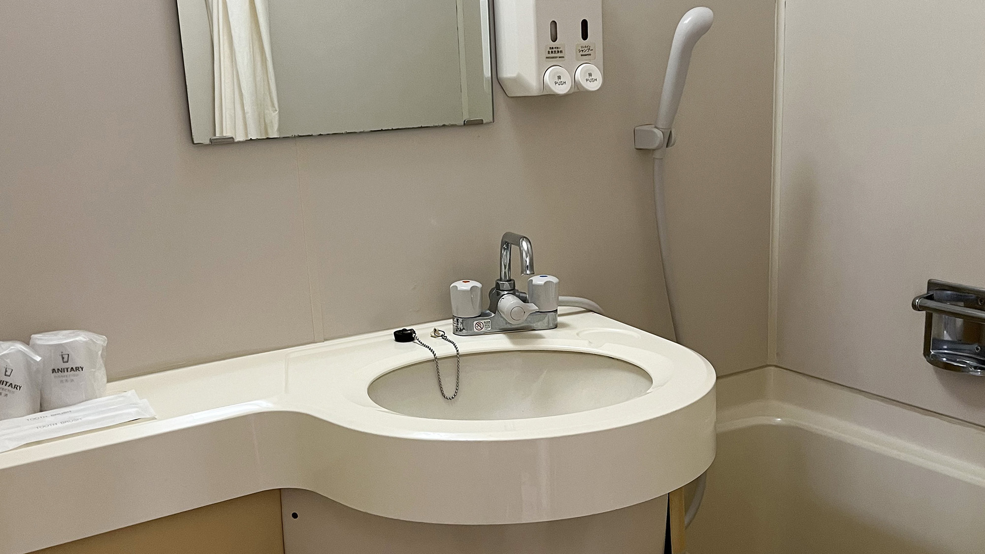 ・【ツイン】いつでも入浴できるユニットバス付で安心。トイレは温水洗浄機能付です