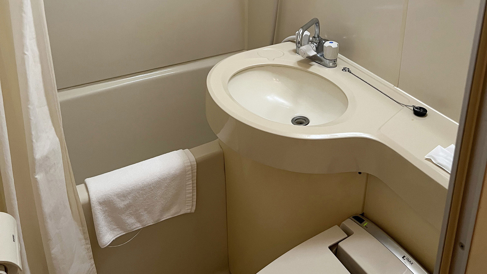 ・【ダブル】いつでも入浴できるユニットバス付で安心。トイレは温水洗浄機能きです