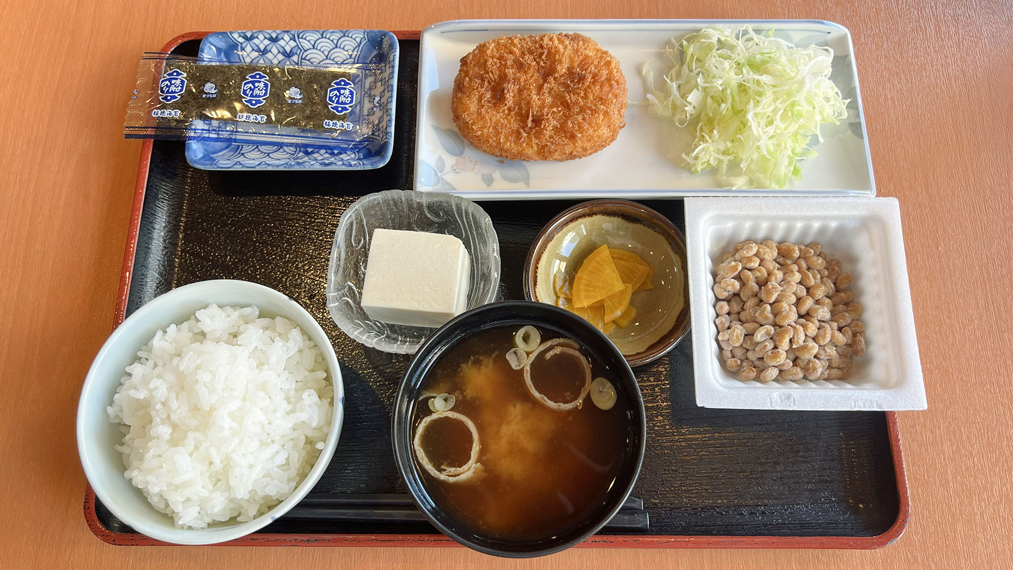 ・【朝食一例】栄養バランスがとれた和朝食。ごはんとお味噌汁はおわかり自由です♪