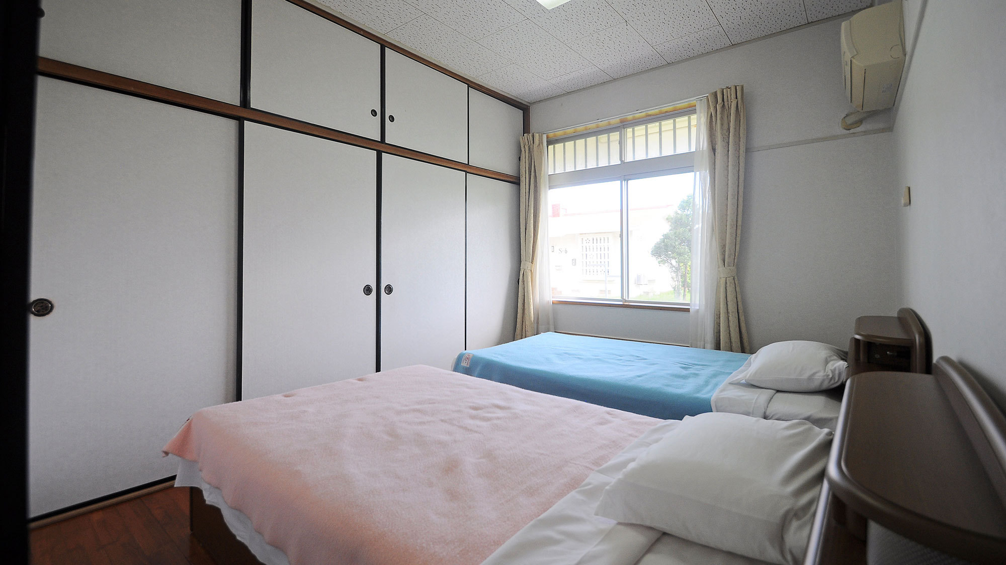 【客室】シングルベッド2台のツインルーム