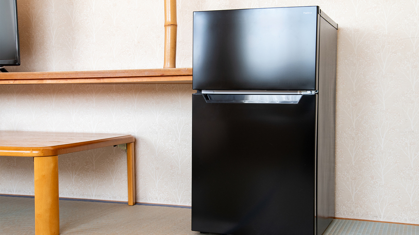 【１階トイレ付和室：冷蔵庫を導入しました】共有だった冷蔵庫が一部の客室へ導入いたしました。