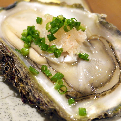 *【料理一例】冬の旬の味覚「牡蠣」。栄養満点のぷりぷりの身をご堪能あれ！