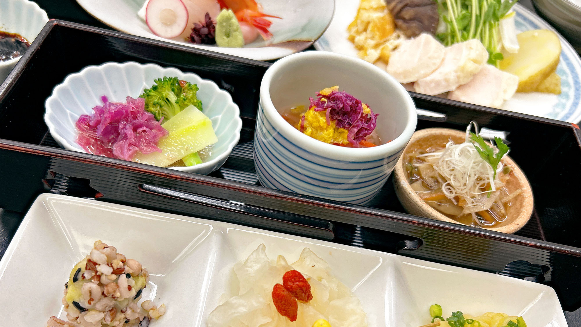 【夕食の一例】地産地消にこだわり、釧路産・道産の食材を使用しております