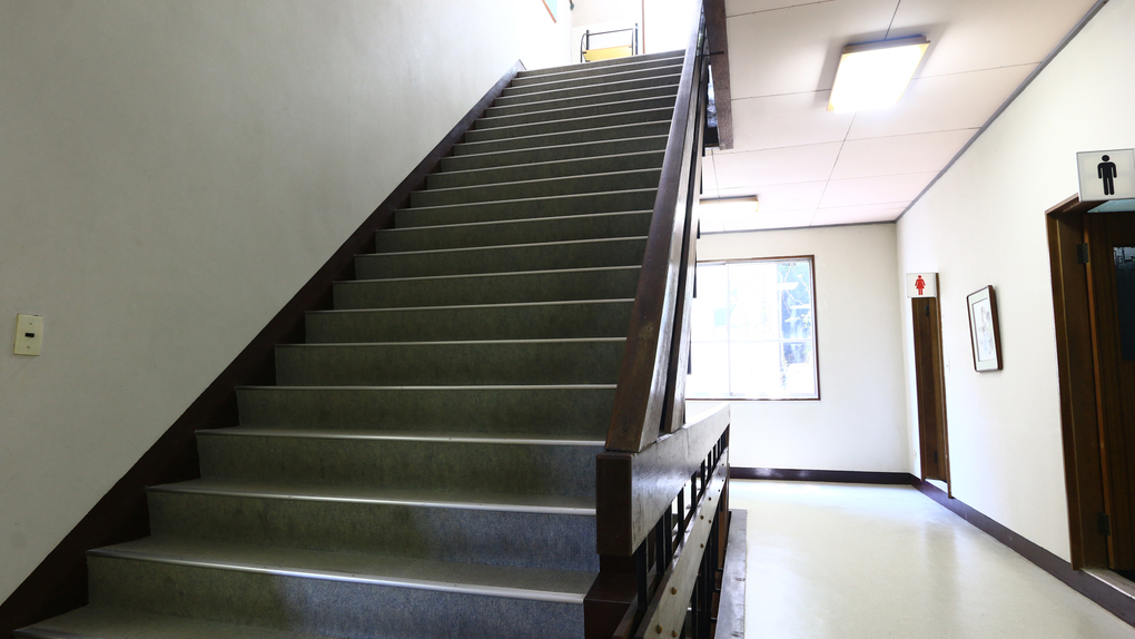 【階段】別館はすべて階段です。ご利用の際はご注意ください