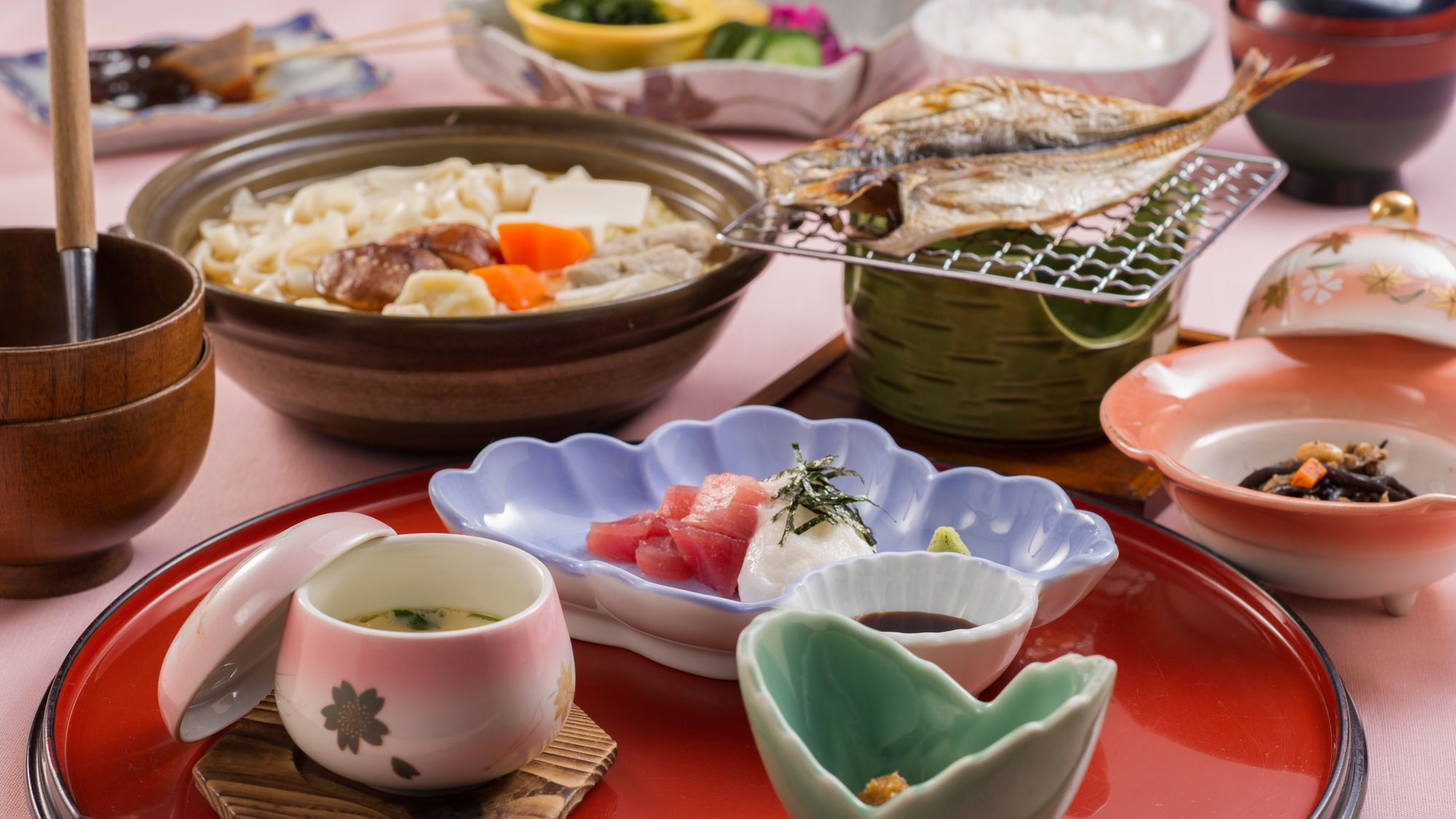 料理：朝食さか屋名物朝食「御館鍋」特製すいとん入り