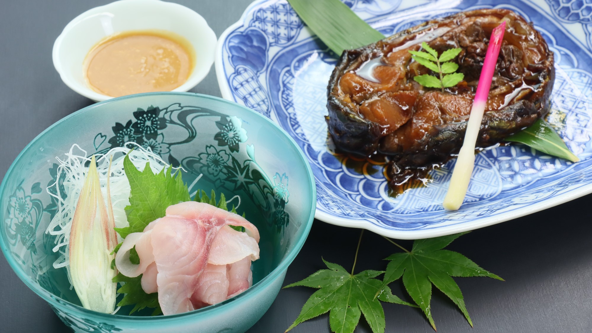 別注料理 鯉の旨煮とあらいセット[2人前より税込2750円]