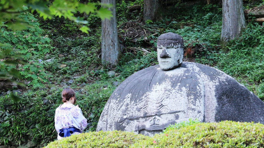 万治の石仏