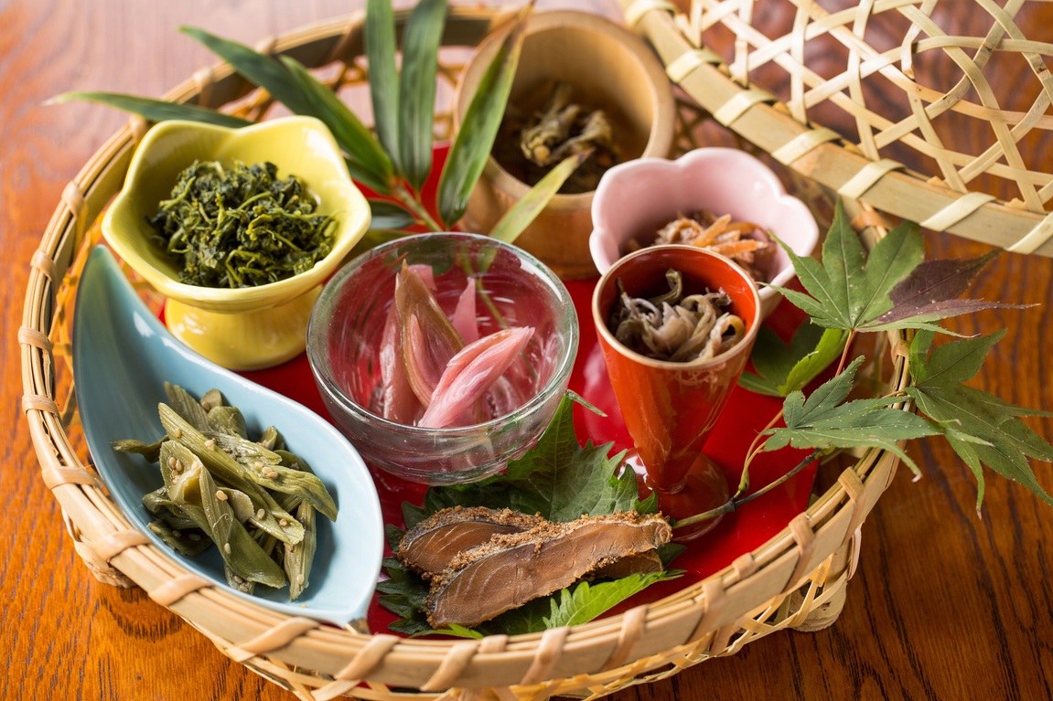 花かごランチ山菜盛り合わせ一例