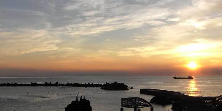 底土海岸 朝日