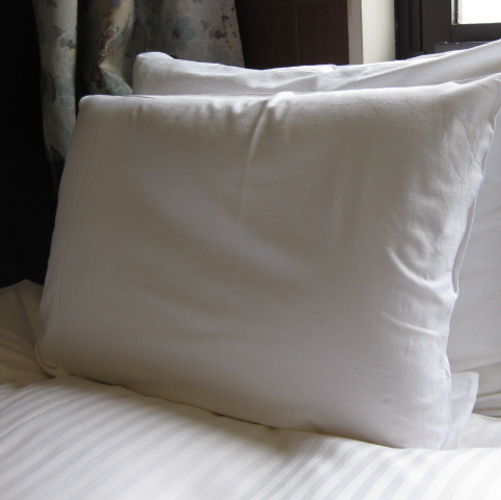 客室備品低反発枕