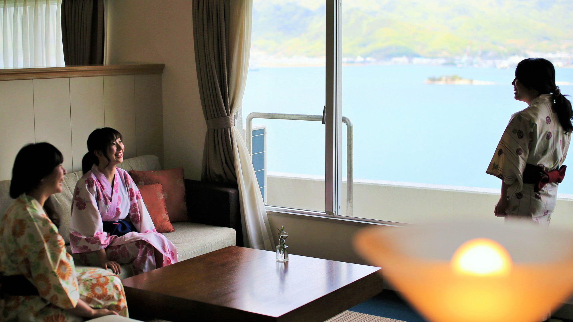 ロイヤルスイート｜120㎡の広々としたお部屋(最大8名定員)なので、グループ旅行にも最適です。