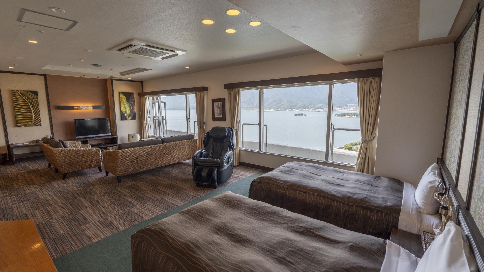 ロイヤルスイート｜全米ホテルベットシェアNo.1のサータ社製ベットを導入しております。