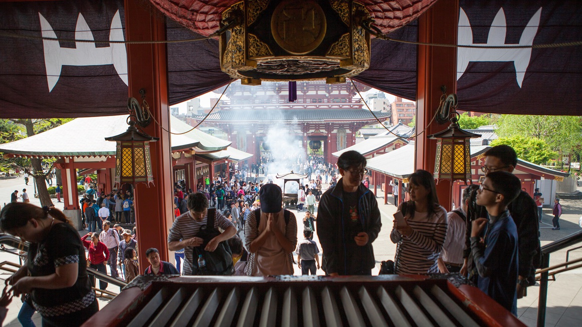*浅草寺/年間3000万にもの人が訪れる代表観光スポット
